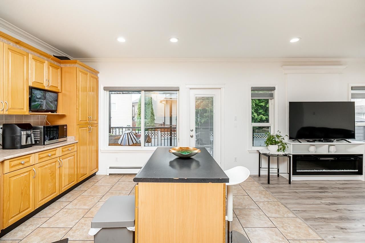 Listing Image 12