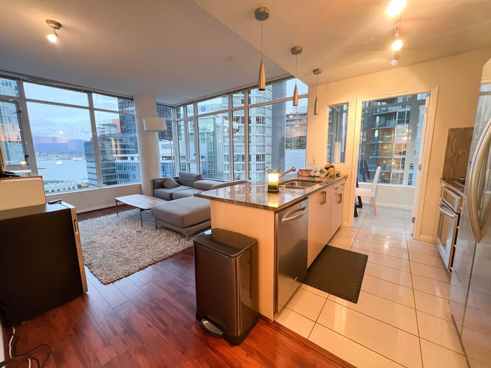 Listing Image 15