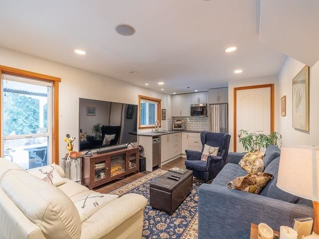 Listing Image 5