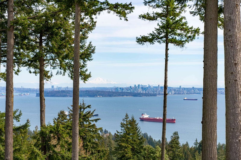 9 - 5110 Alderfeild Place, West Vancouver, V7W 2W7 | Image 2