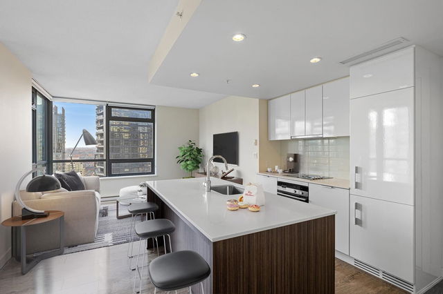 1707 - 1308 Hornby Street
