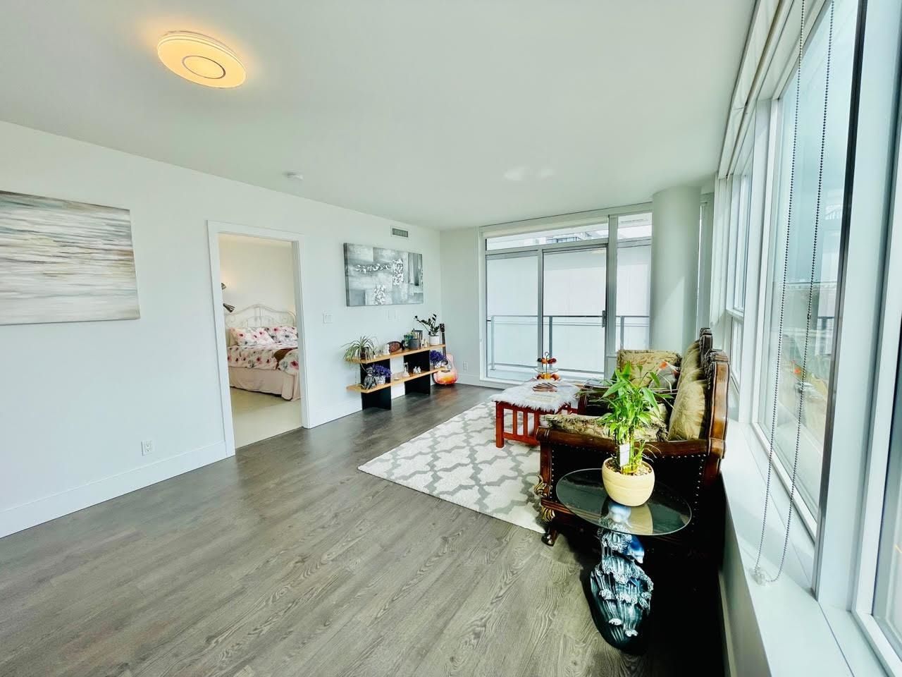 Listing Image 8
