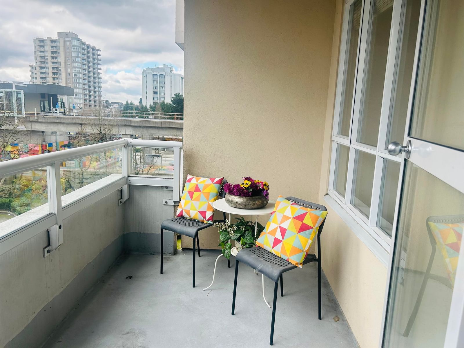 Listing Image 10
