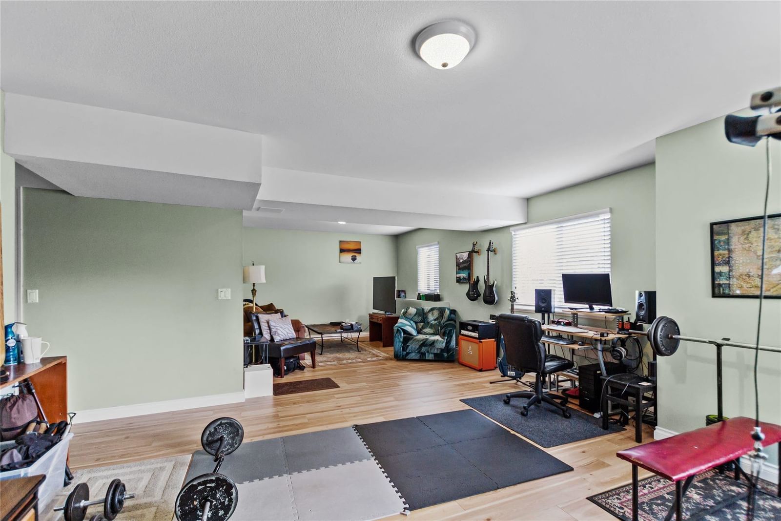 Listing Image 17
