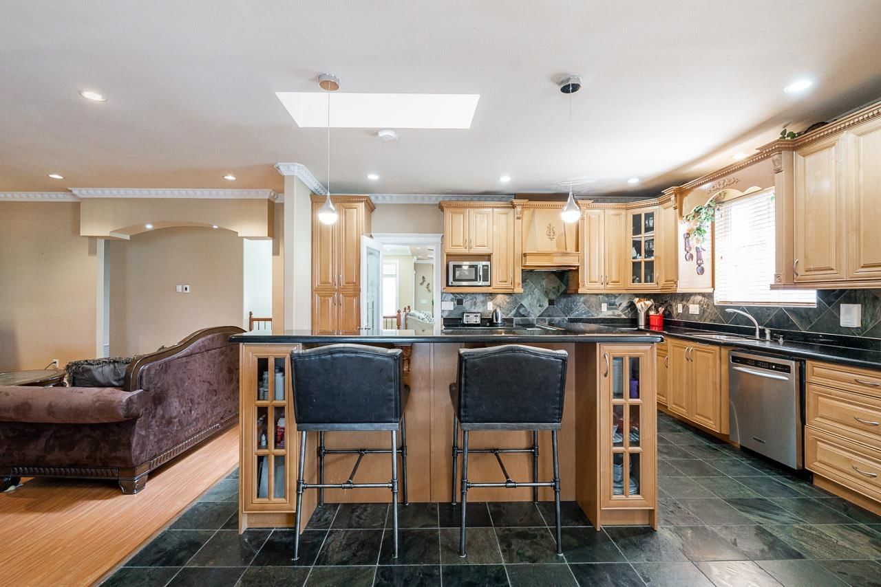 Listing Image 13
