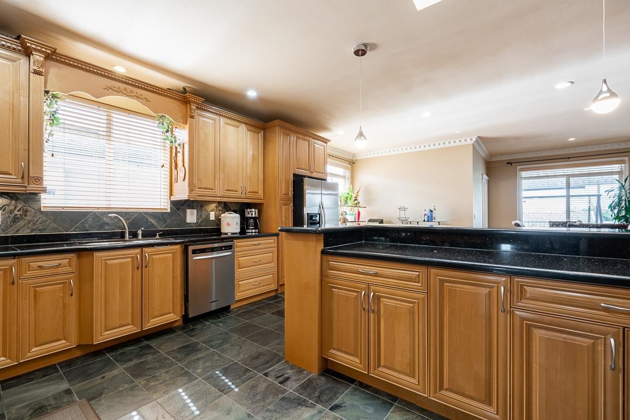 Listing Image 9