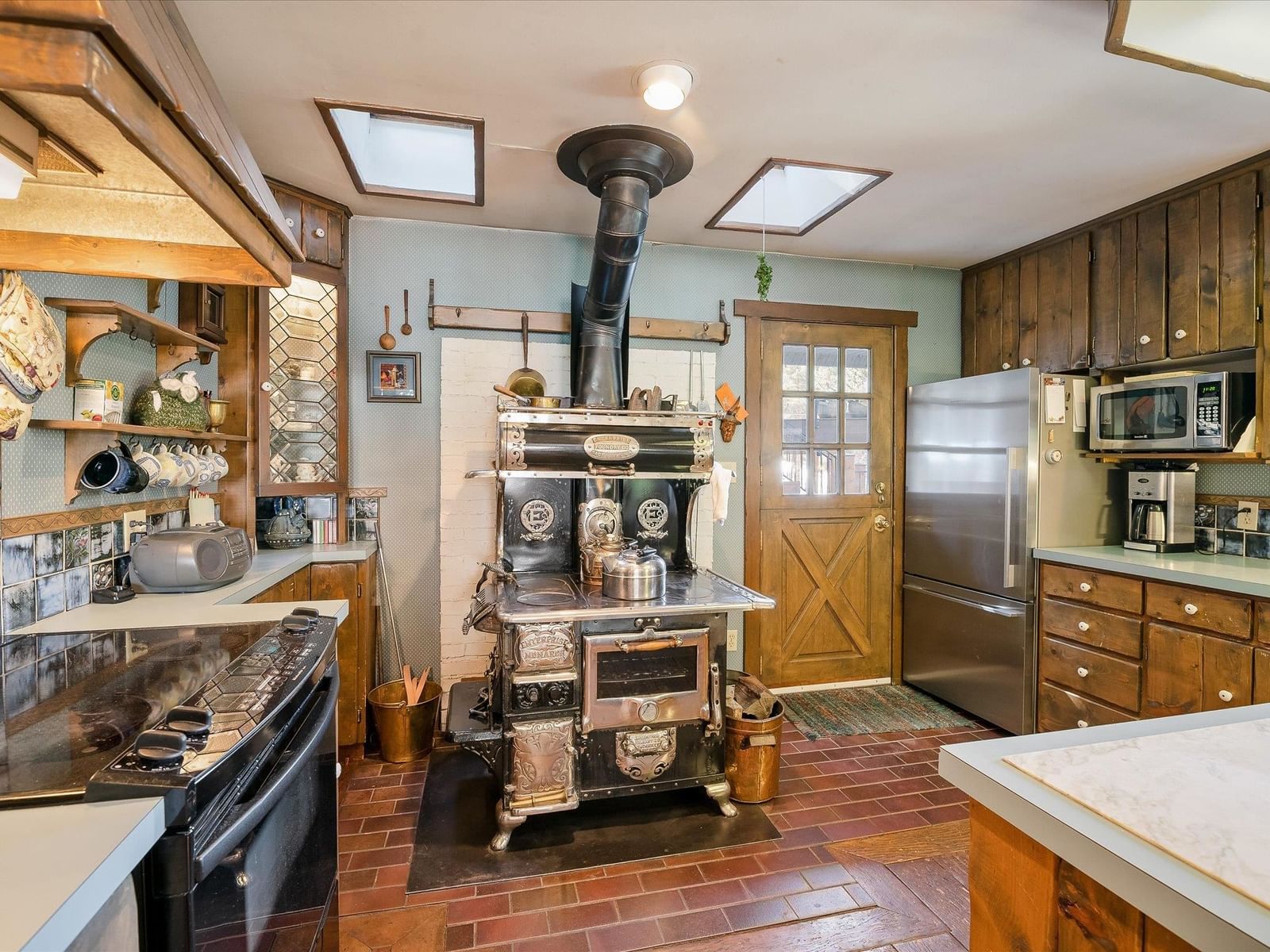 Listing Image 12
