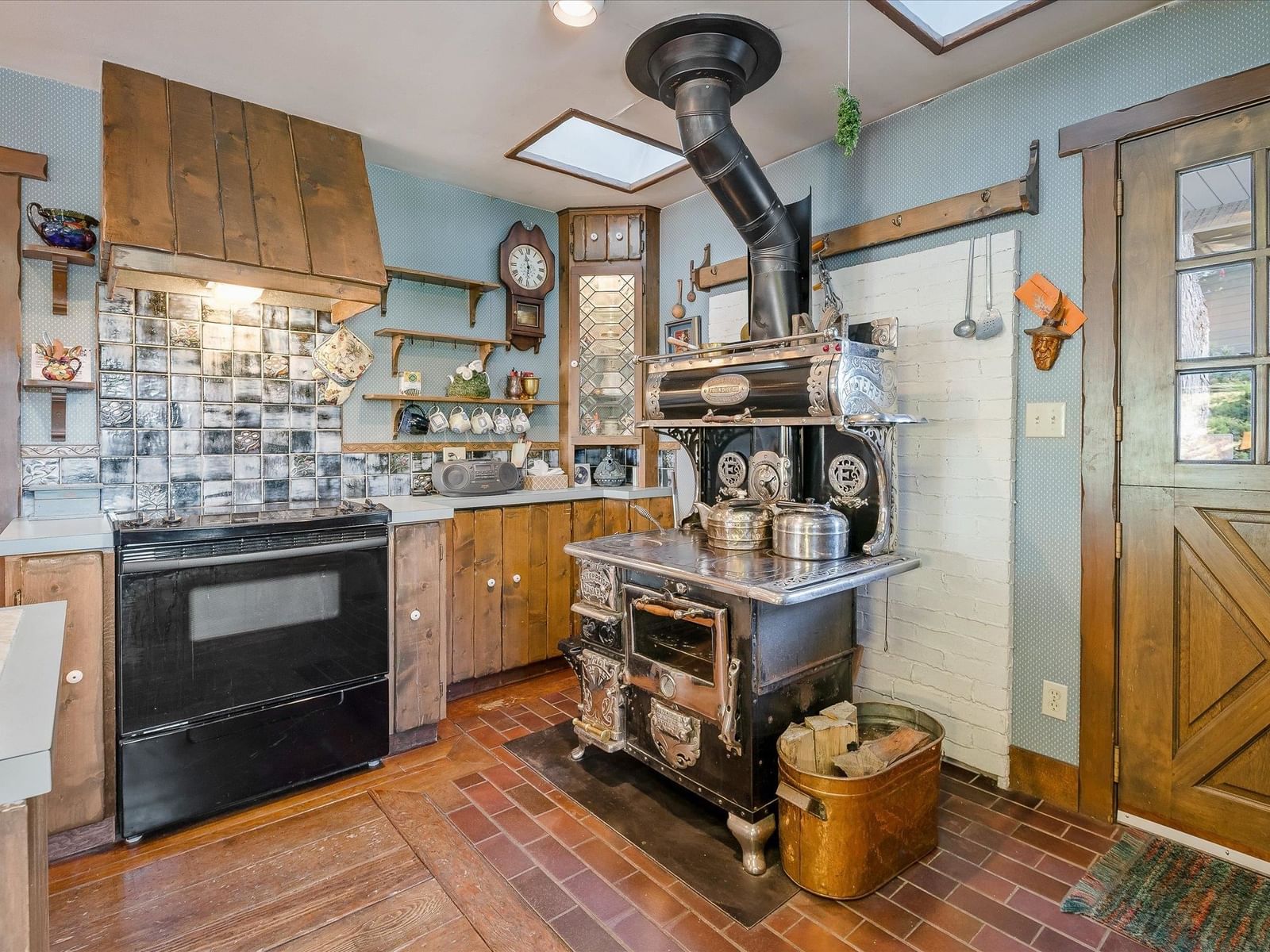 Listing Image 15