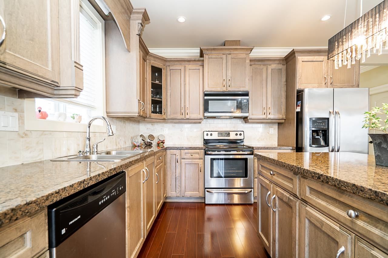 Listing Image 9