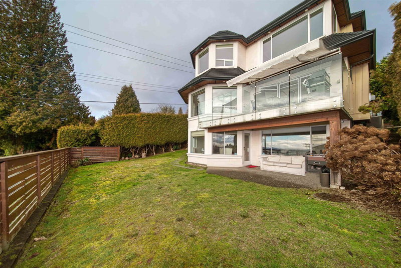2198 Rosebery Avenue, West Vancouver, V7V 2Z7 | Image 2
