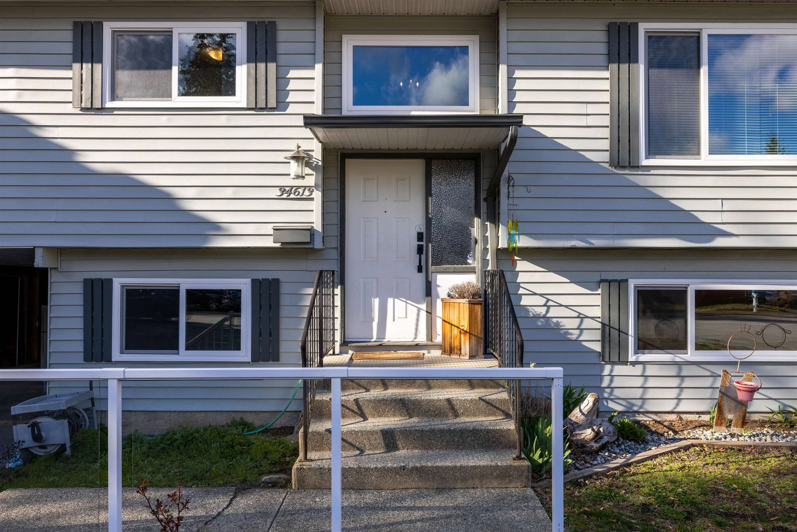 Listing Image 3