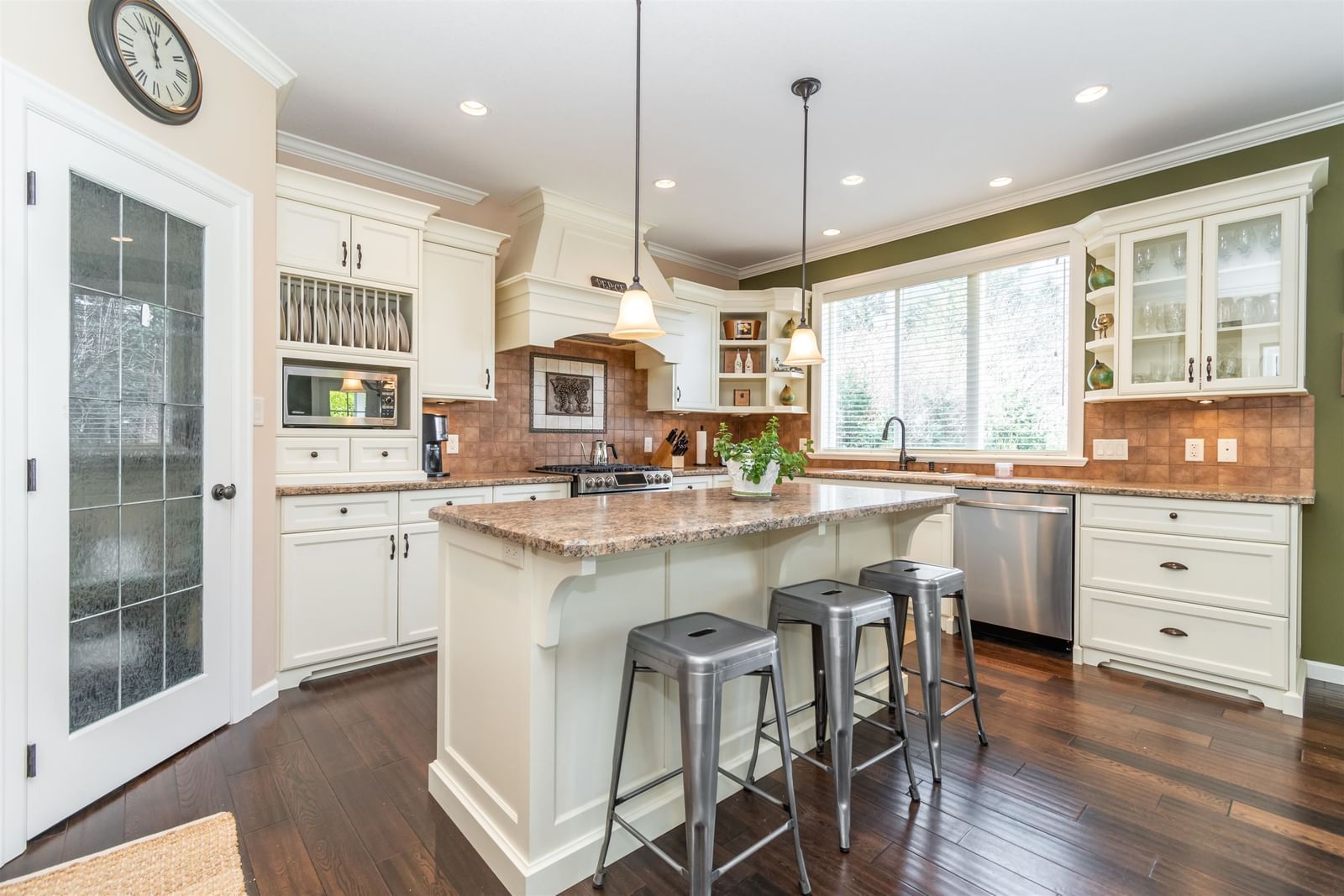 Listing Image 10