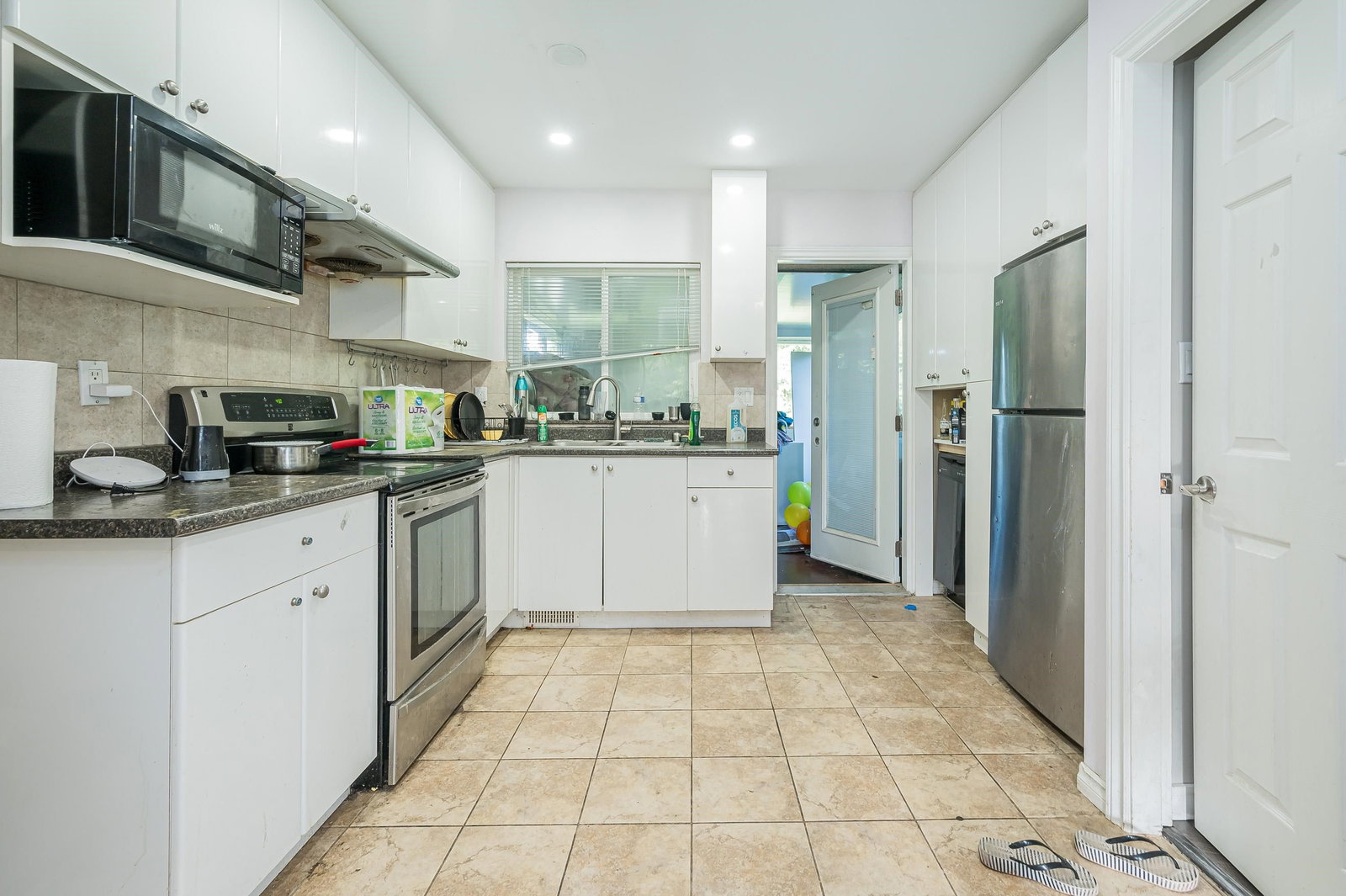 Listing Image 8