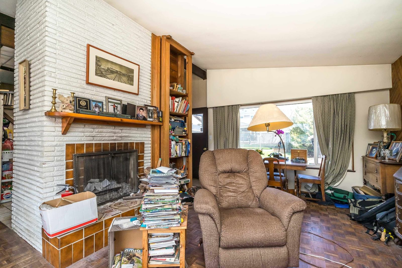 Listing Image 12