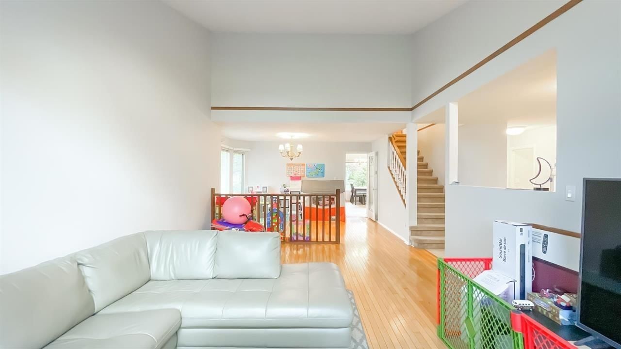 Listing Image 17