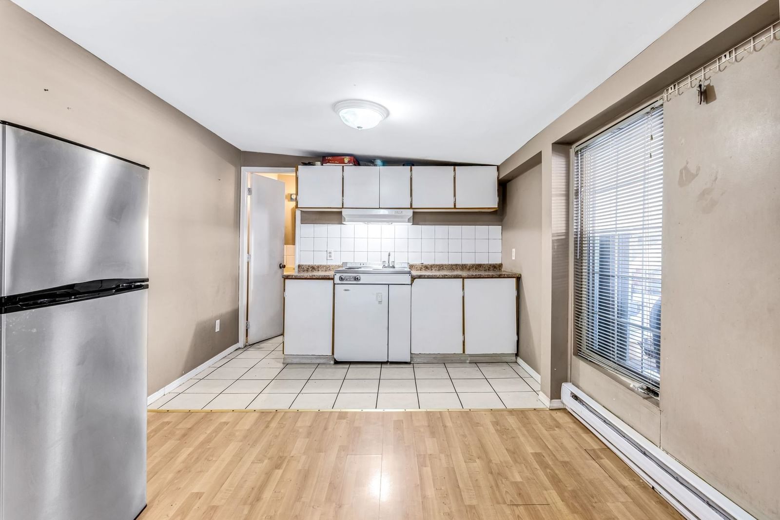 Listing Image 18