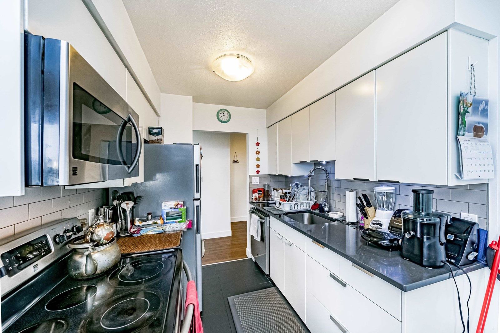 Listing Image 12