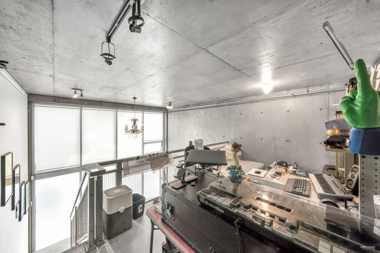 Listing Image 8