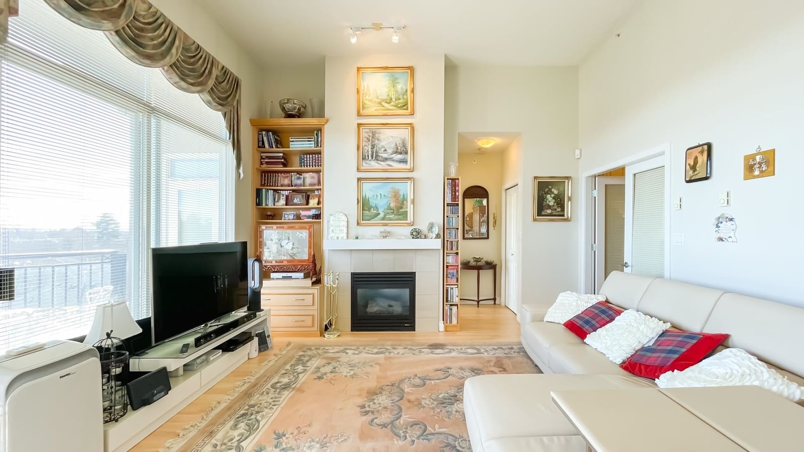 Listing Image 10