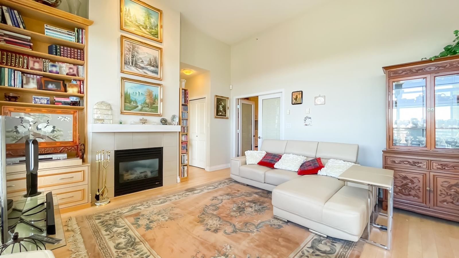 Listing Image 12