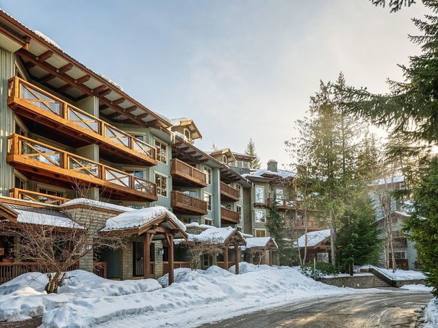 210 G4 - 4653 Blackcomb Way