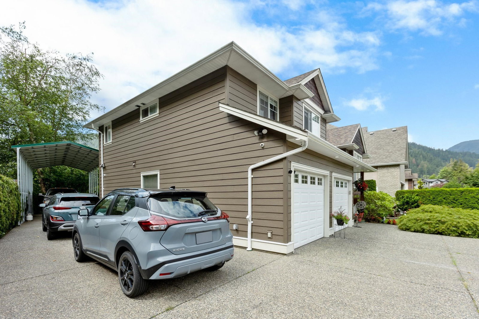 Listing Image 4