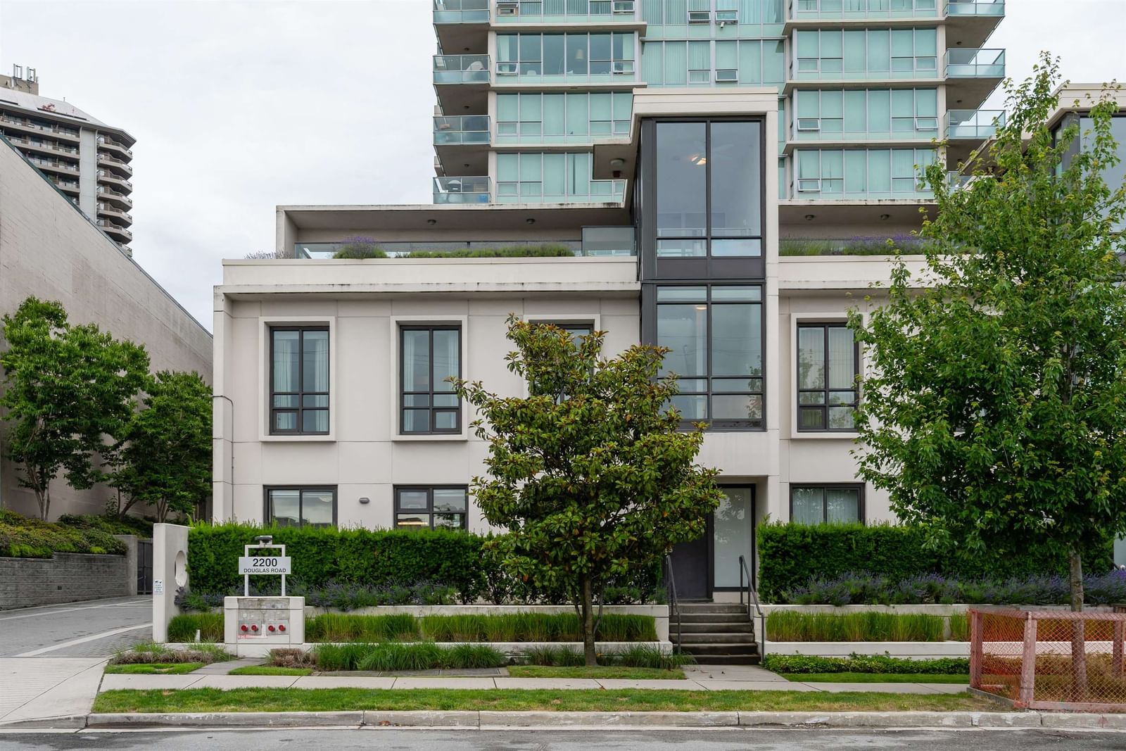 Listing Image 13