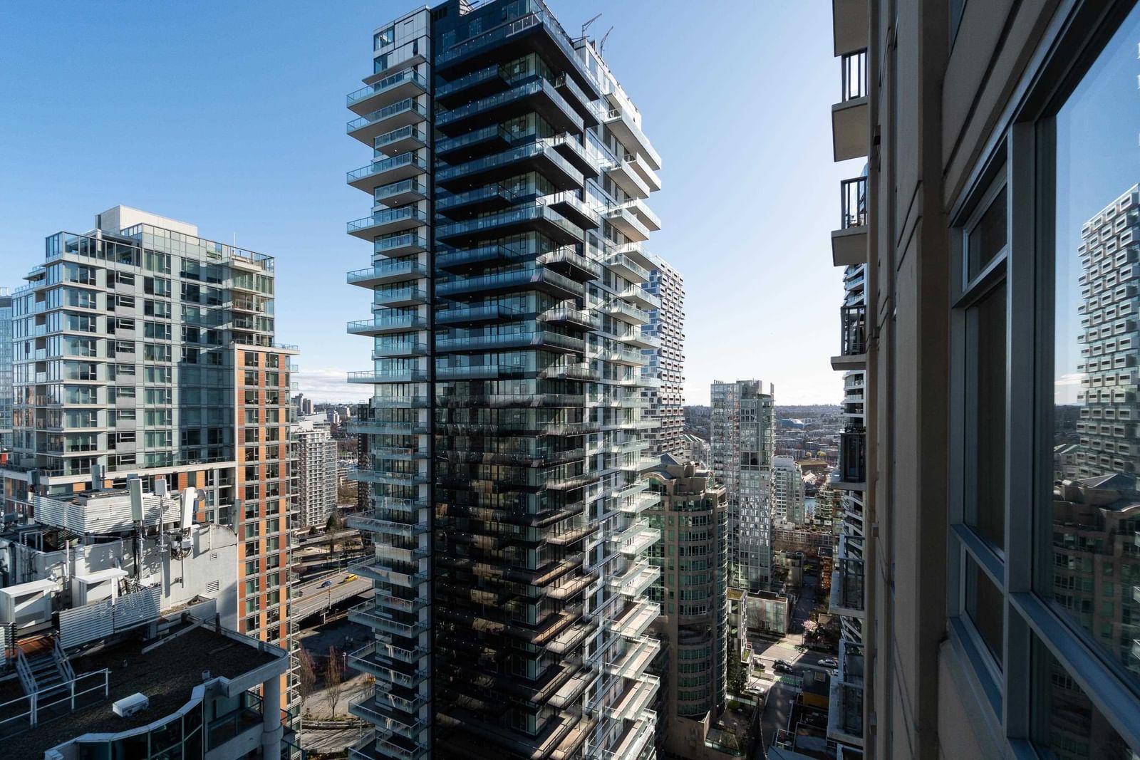 Listing Image 11
