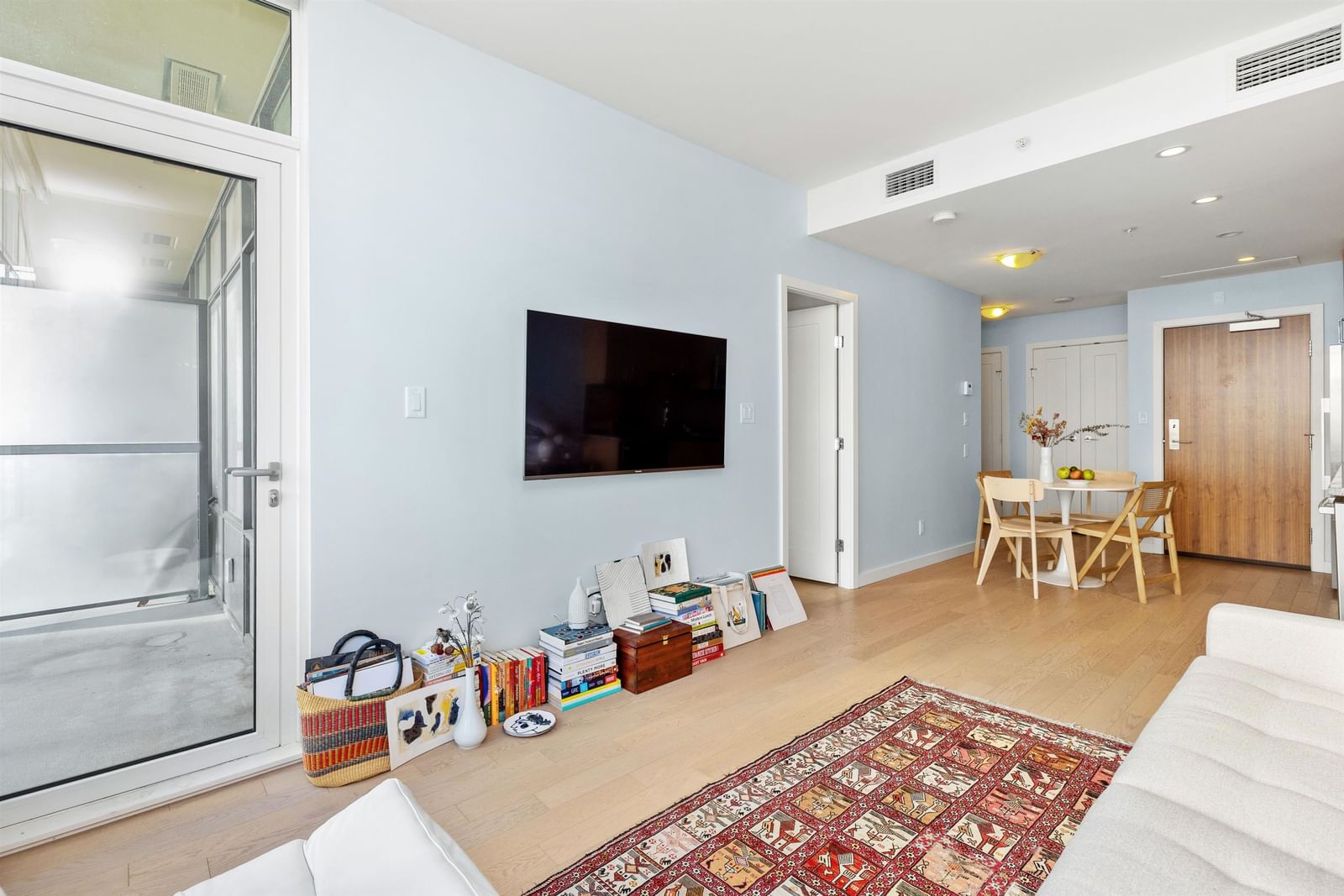 Listing Image 8