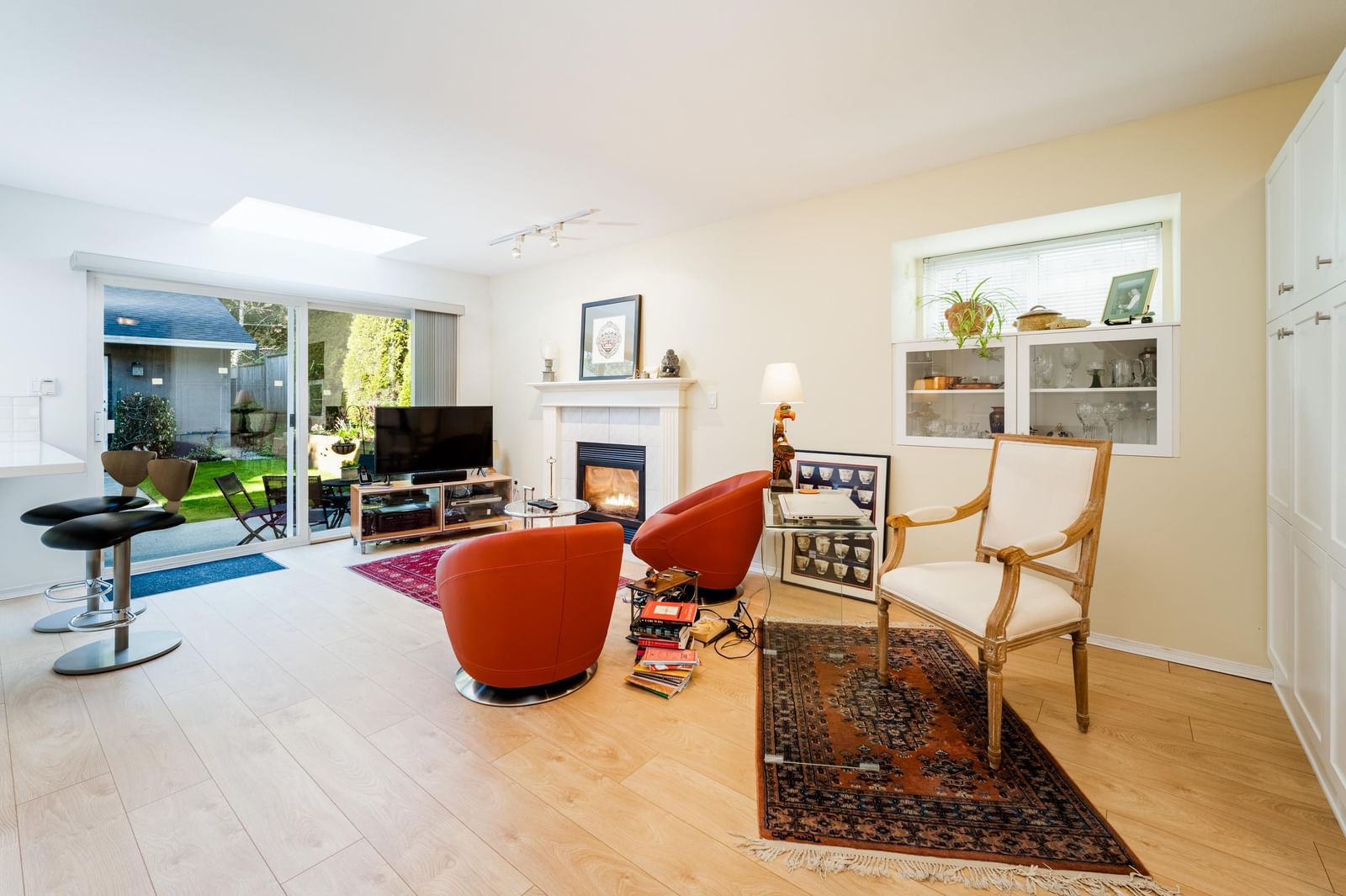 Listing Image 10