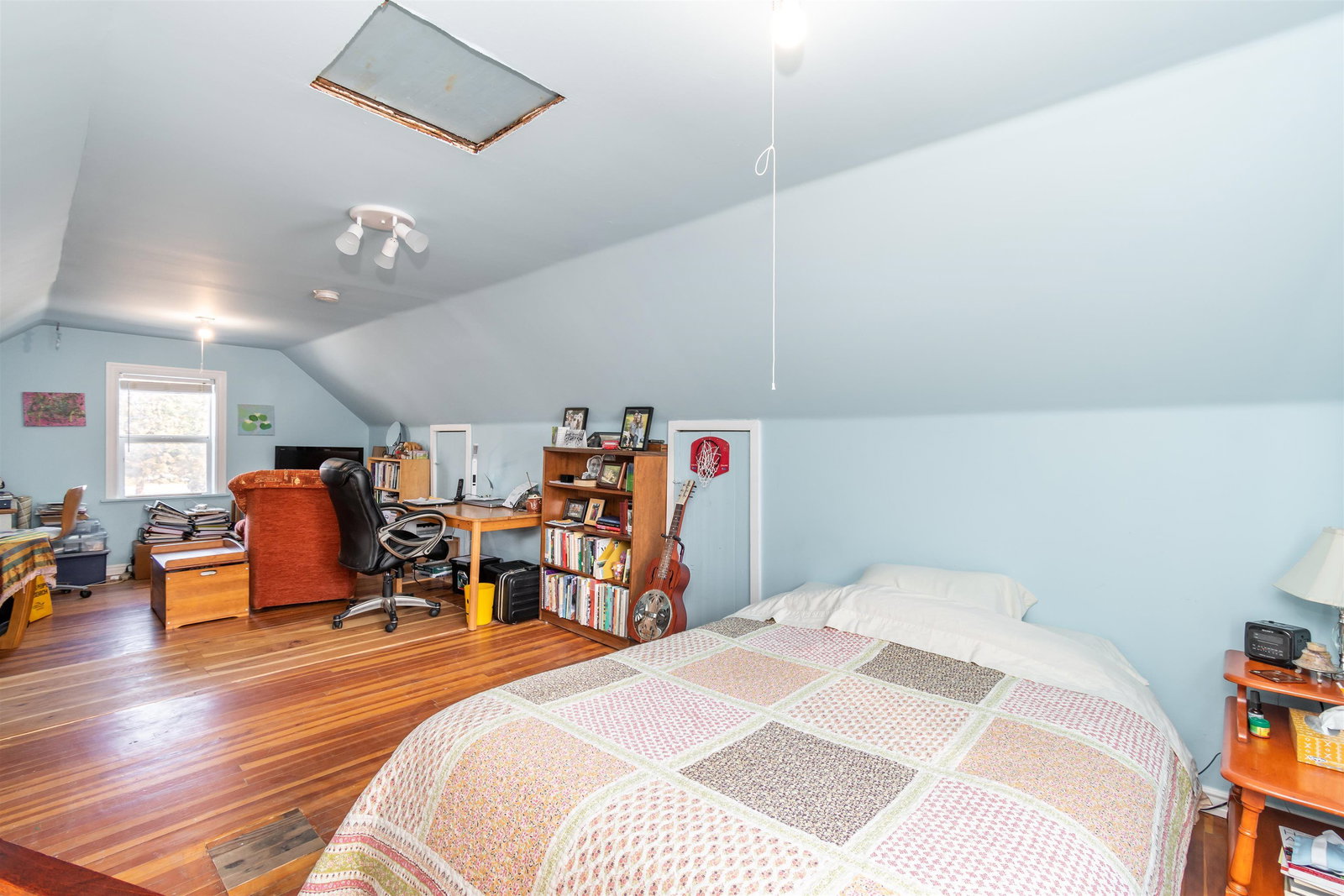 Listing Image 10