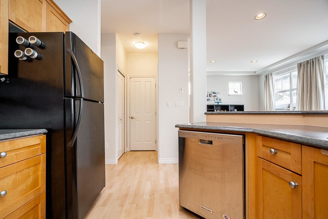 Listing Image 9