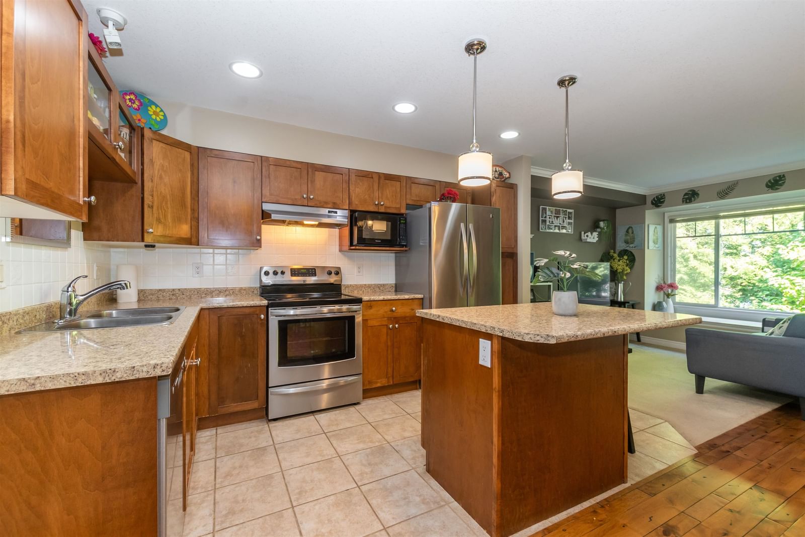 Listing Image 15