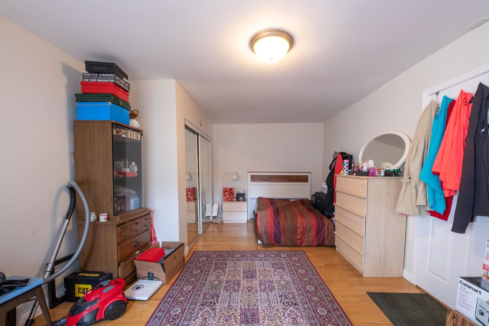 Listing Image 8
