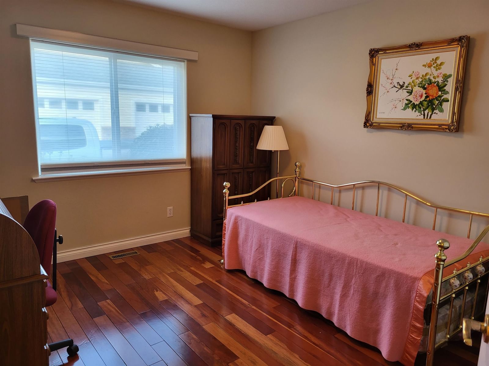 Listing Image 15
