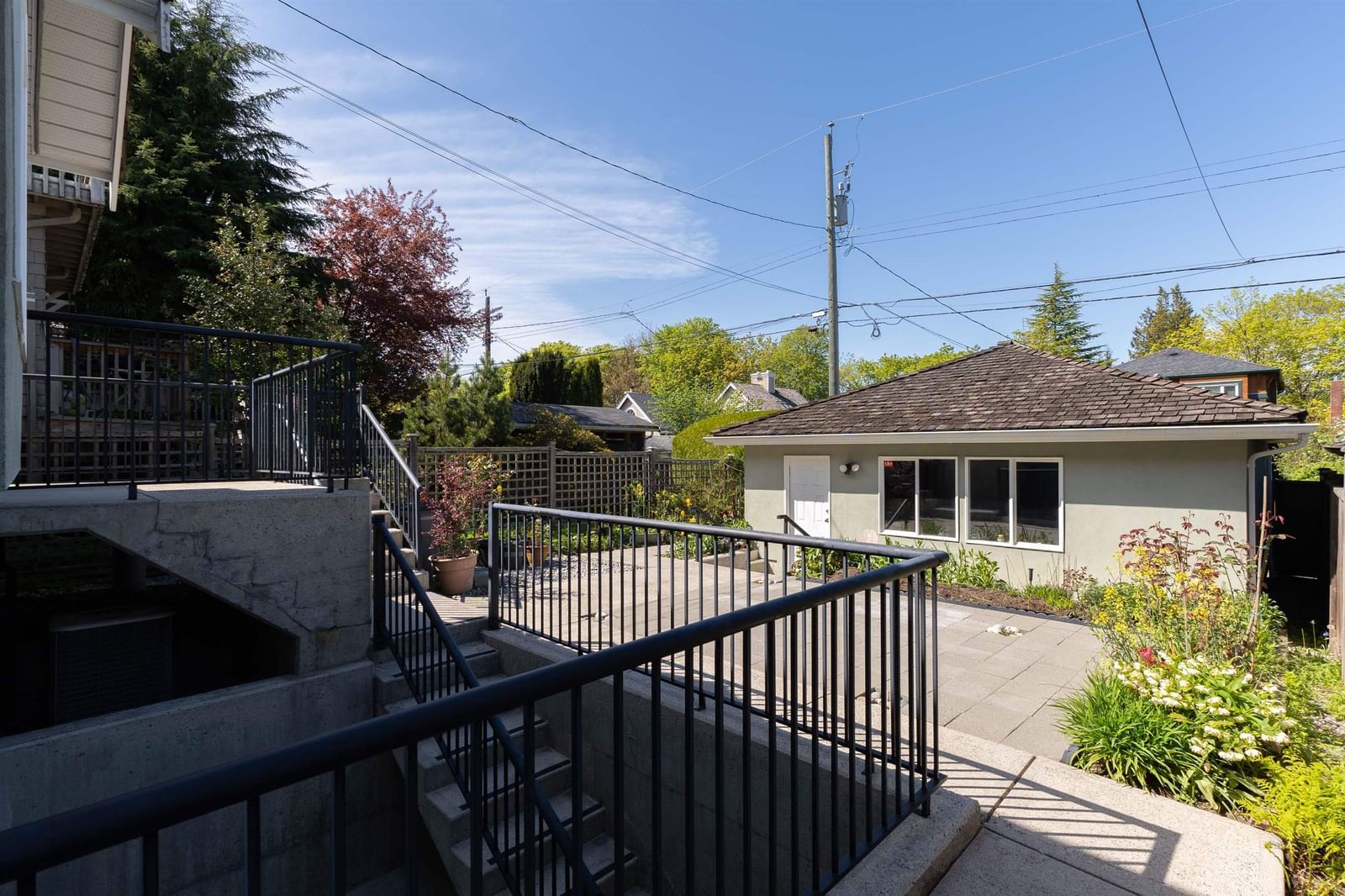 Listing Image 12