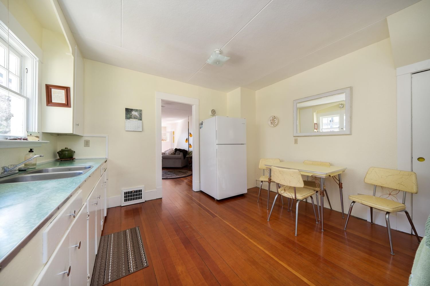 Listing Image 13