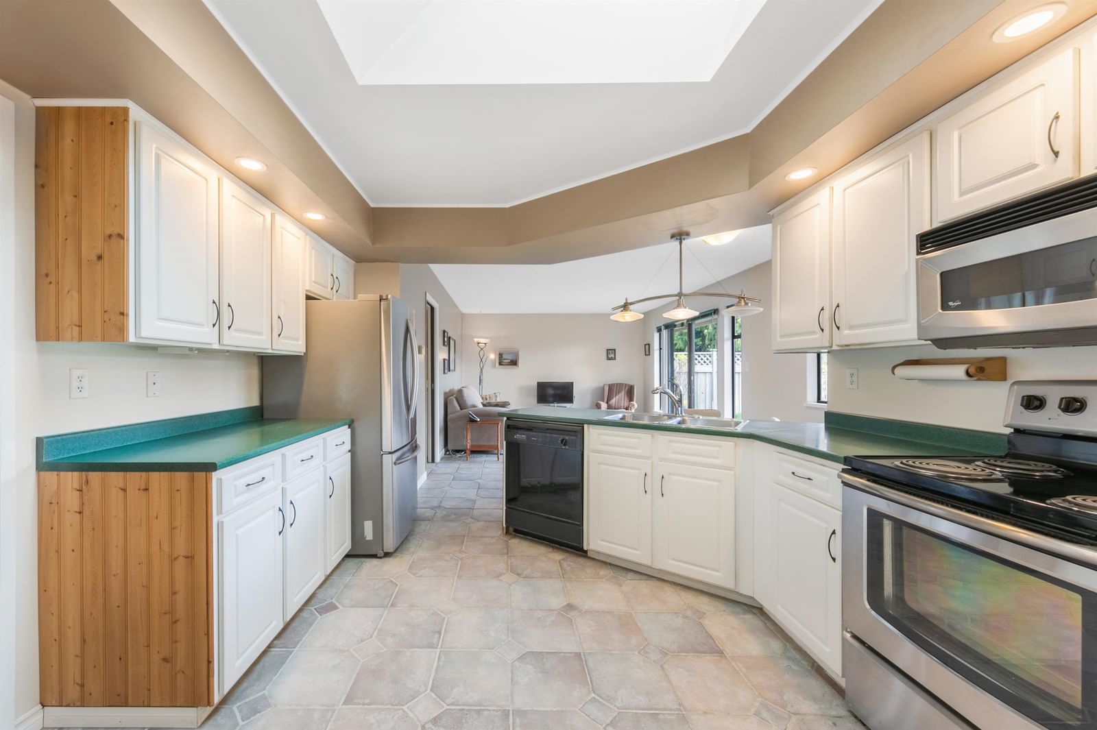 Listing Image 10
