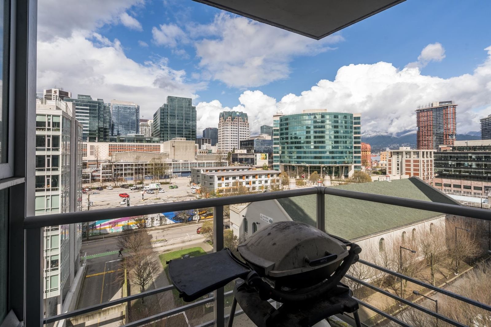 Listing Image 10