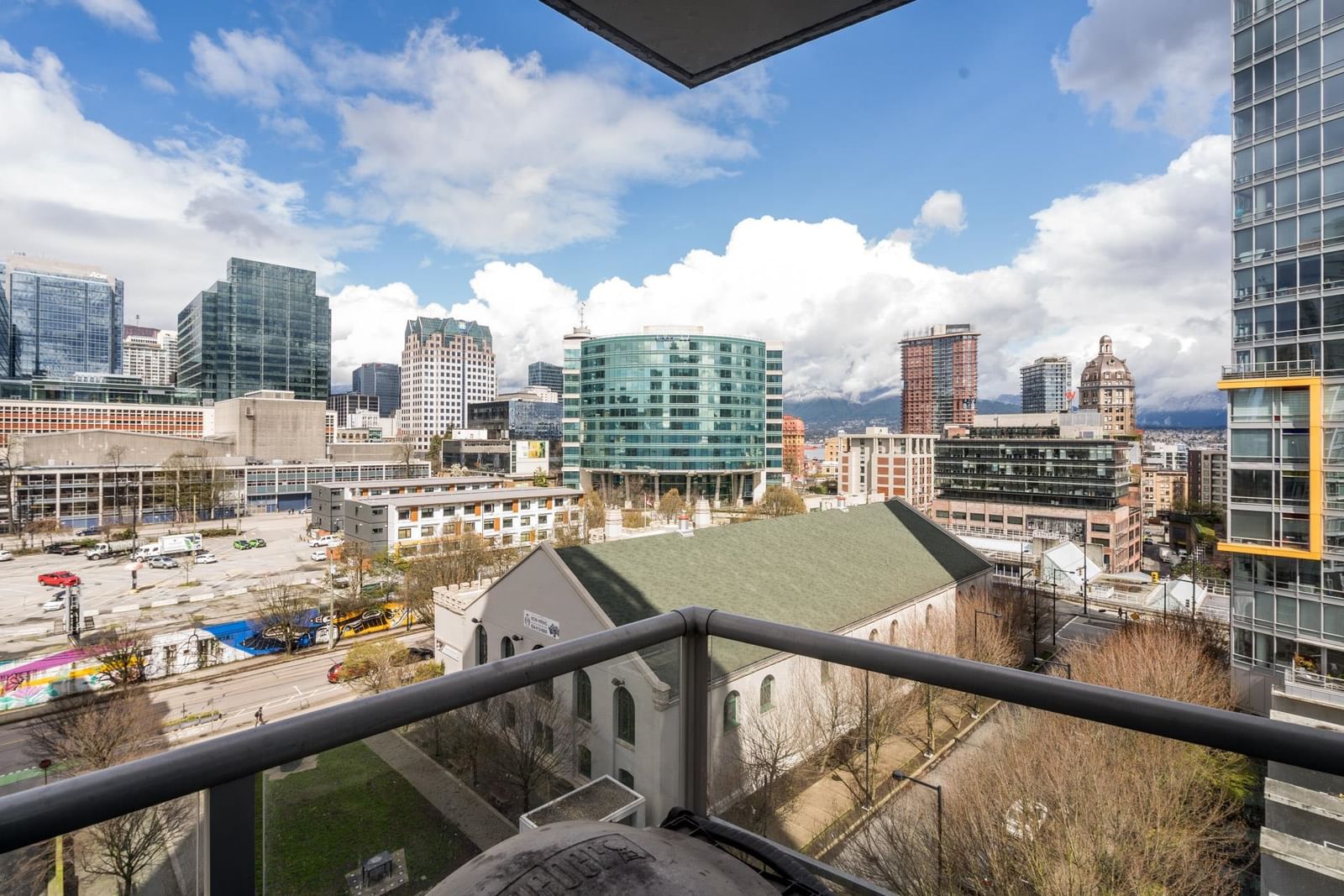 Listing Image 11