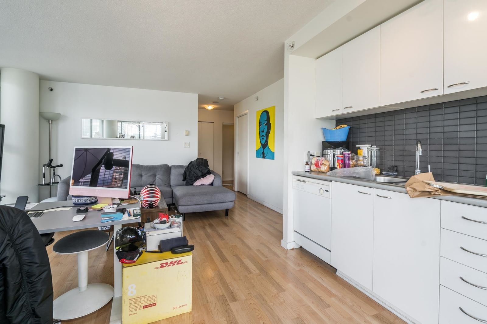 Listing Image 19