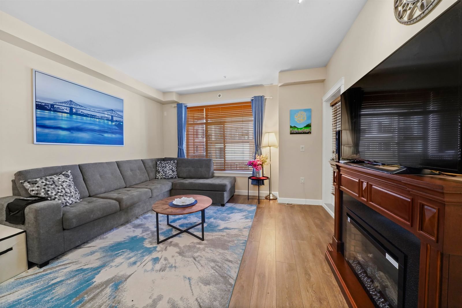 Listing Image 14