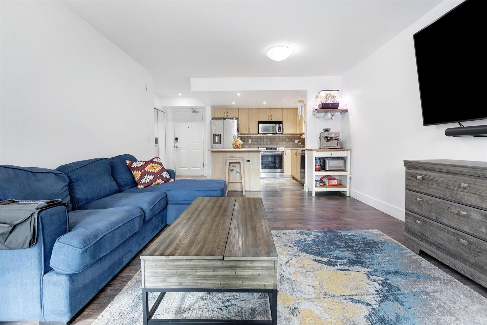 Listing Image 8