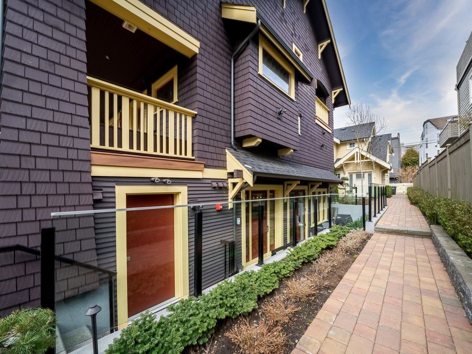 Listing Image 5
