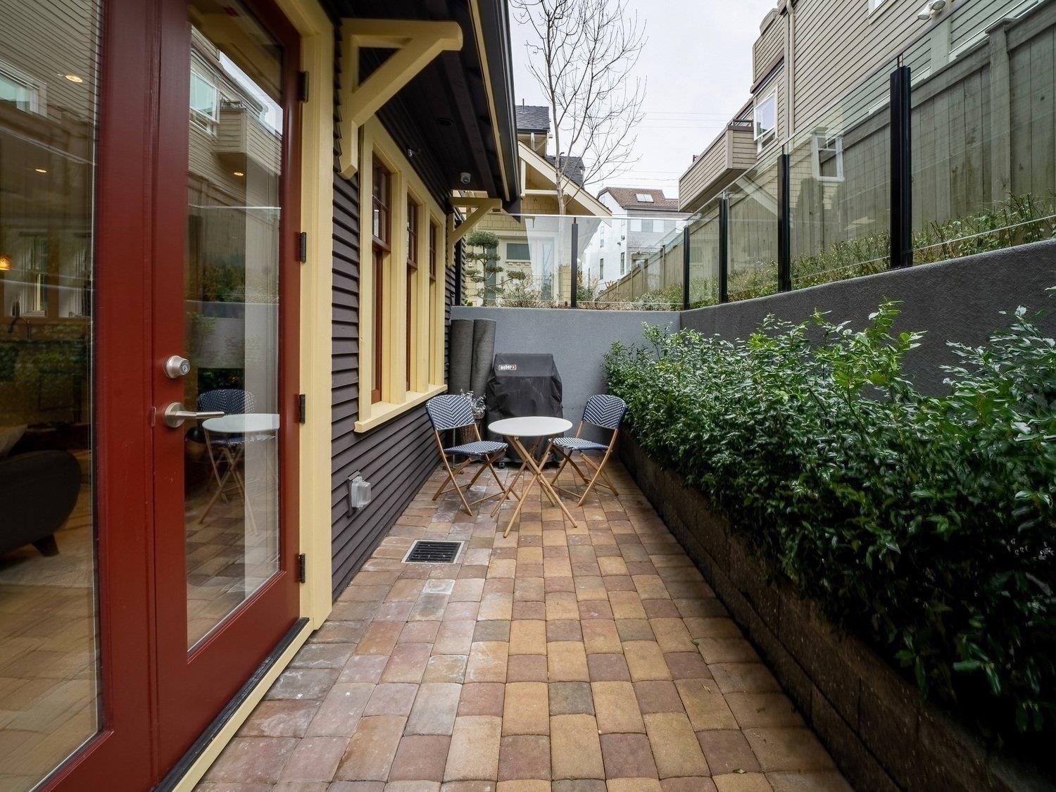 Listing Image 6