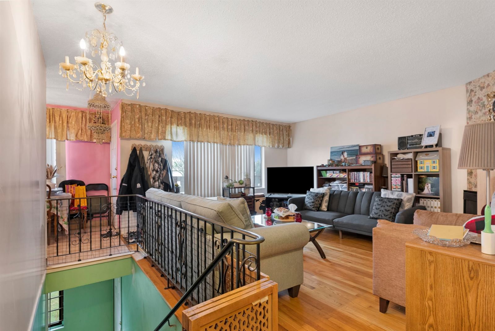 Listing Image 3