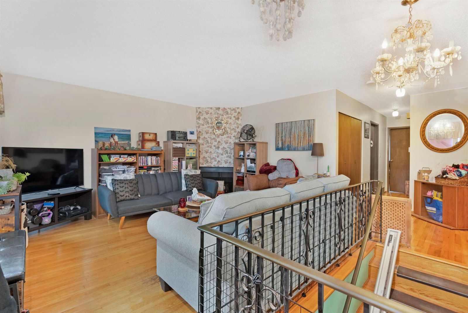 Listing Image 4