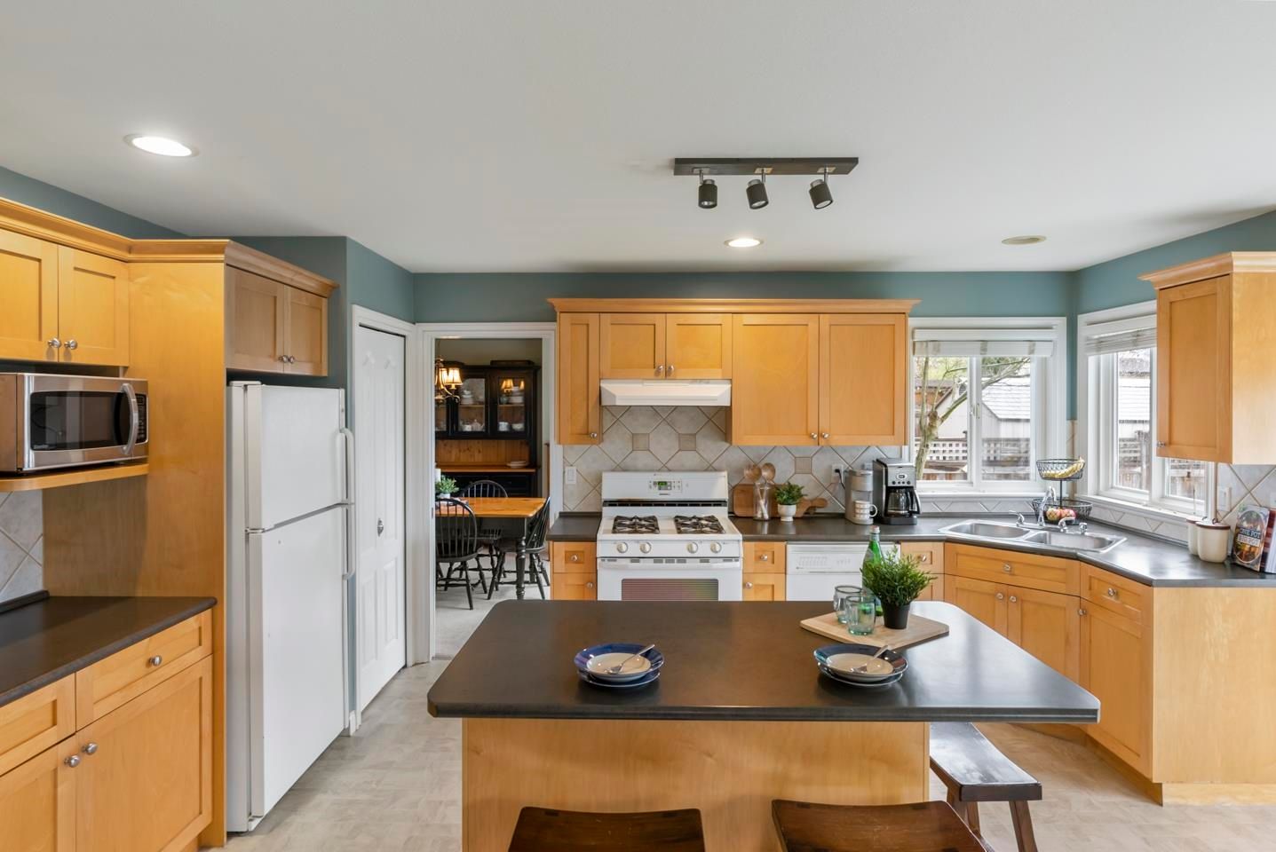 Listing Image 16