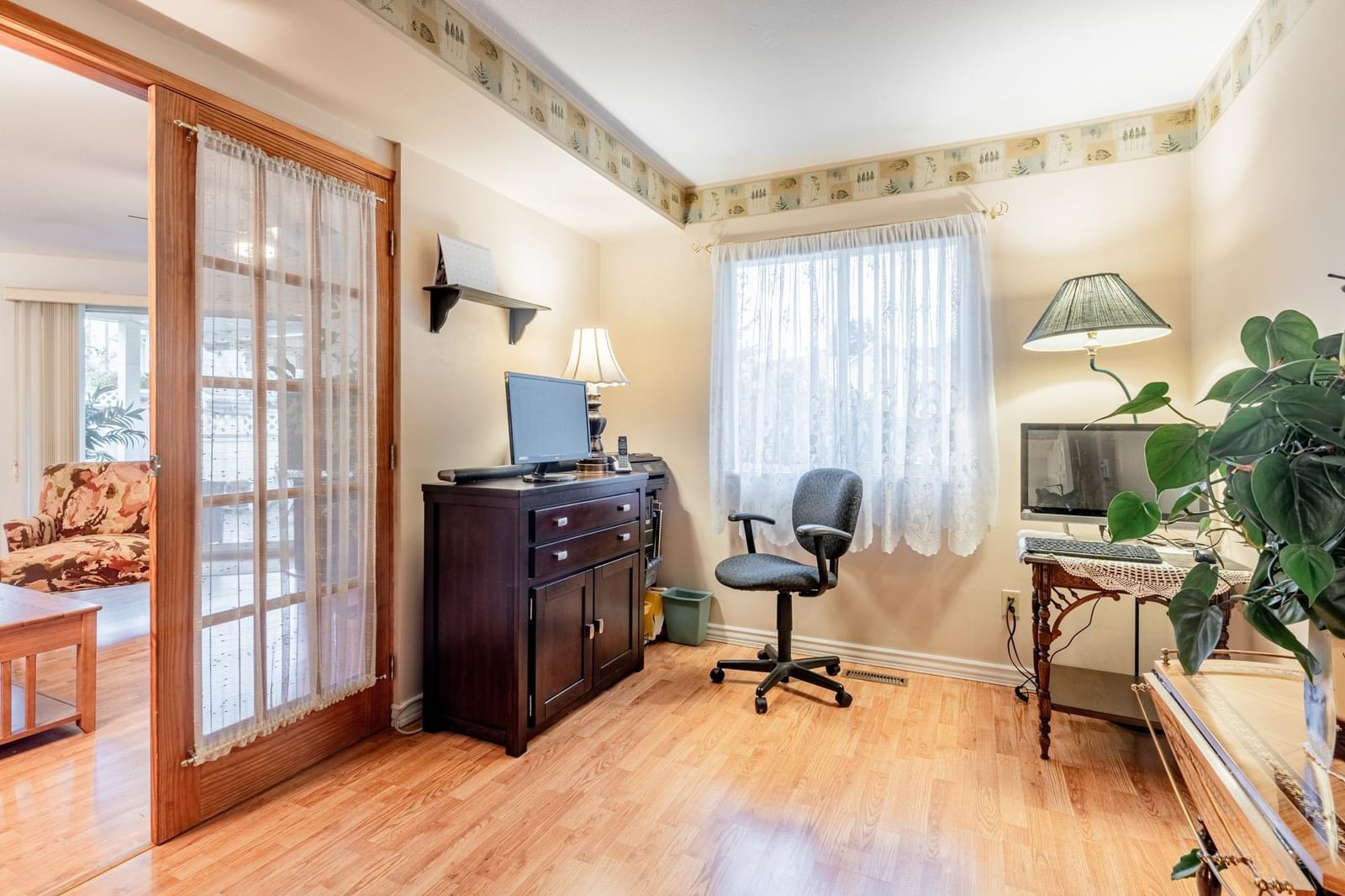 Listing Image 15