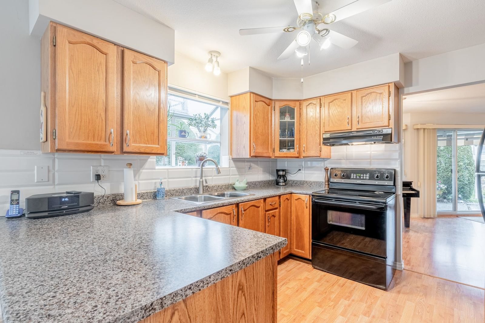 Listing Image 3